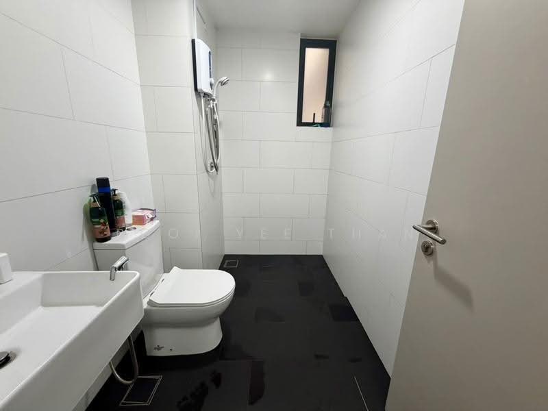 Kediaman Servis untuk Disewa di SqWhere Service Apartments - Pooi Yee Than - Bathroom - PropertyGuru.com.my