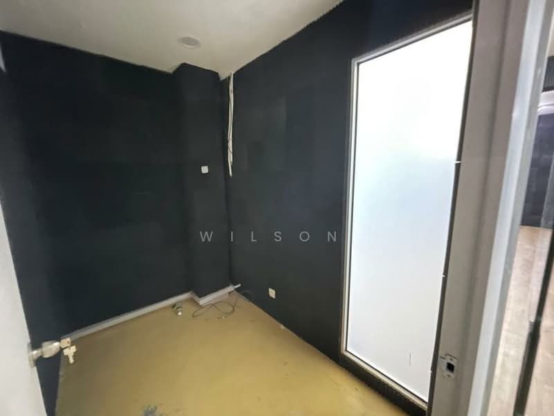 Shop / Office for Rent in Bandar Puteri Puchong (Puchong) - Wilson Yap - Interior - PropertyGuru.com.my