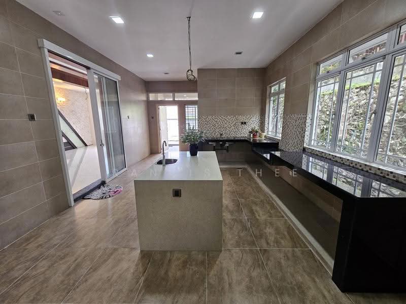 Bungalow House for Sale in Kajang (Selangor) - Francis Thee - Kitchen - PropertyGuru.com.my