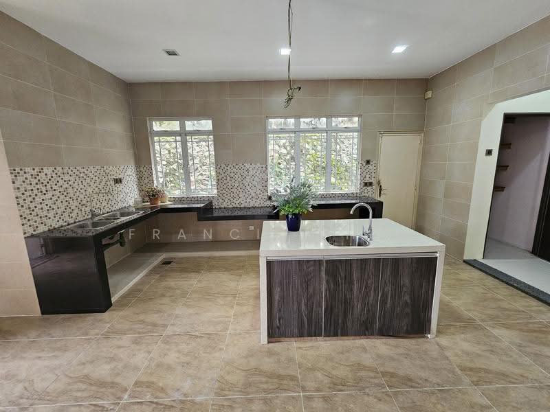 Bungalow House for Sale in Kajang (Selangor) - Francis Thee - Kitchen - PropertyGuru.com.my