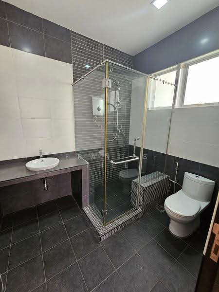 Bungalow House for Sale in Kajang (Selangor) - Francis Thee - Bathroom - PropertyGuru.com.my