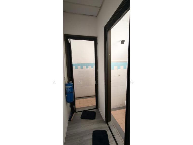 Shop / Office for Rent in Taman Molek (Johor Bahru) - Alan Leong - Bathroom - PropertyGuru.com.my