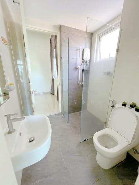 Kondominium untuk Disewa di La Thea Residences - Hor Yan - Bathroom - PropertyGuru.com.my