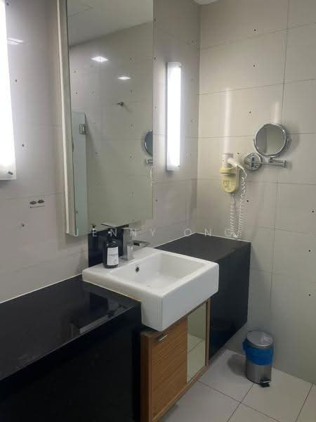 Kediaman Servis untuk Dijual di Dua Sentral - Jenny Ong - 2nd Bathroom - PropertyGuru.com.my