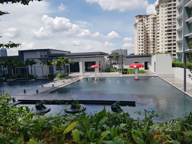 Kondominium untuk Dijual di Ascenda Residence @ Skyarena - Nexus Tan - Pool - PropertyGuru.com.my