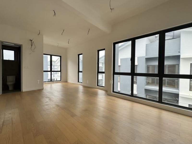 Rumah Banglo untuk Dijual di Kwasa Damansara (Sungai Buloh) - Tee Kai Shiang - Living Room - PropertyGuru.com.my