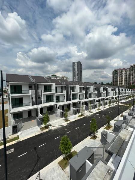 3-storey Terraced House for Sale in Residensi Bukit Orkid (Orchid Hills), Batu 9 (Cheras) - Eric Teoh - PropertyGuru.com.my