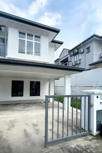 Semi-Detached House for Sale in Seri Kembangan (Selangor) - Steve Tham - Exterior - PropertyGuru.com.my