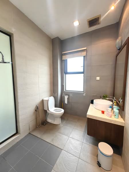 Rumah Banglo untuk Dijual di Bukit Jalil Golf (Bukit Jalil) - Mak Oliver - Bathroom - PropertyGuru.com.my