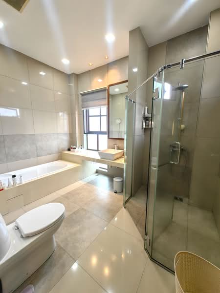 Rumah Banglo untuk Dijual di Bukit Jalil Golf (Bukit Jalil) - Mak Oliver - Bathroom - PropertyGuru.com.my