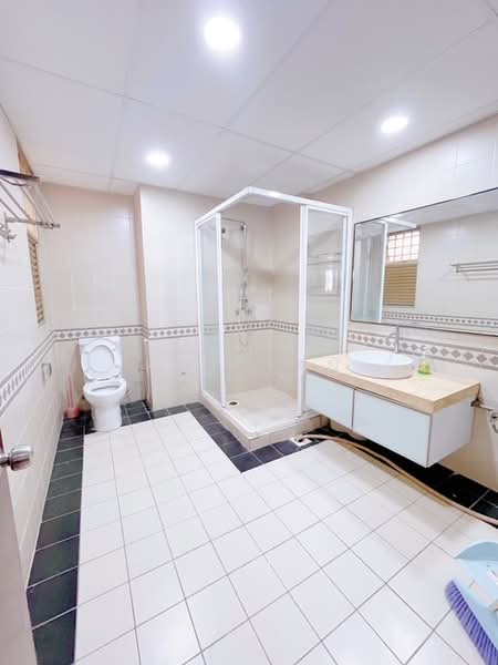 Condominium for Rent at Riana Green Condominium - Hor Yan - Bathroom - PropertyGuru.com.my
