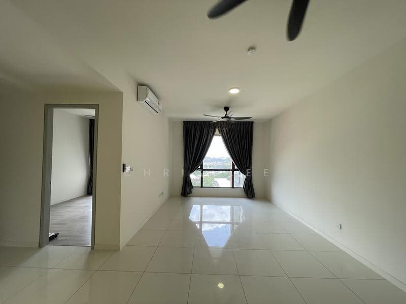 Kediaman Servis untuk Dijual di Emerald 9 - Chris Lee - Living Room - PropertyGuru.com.my