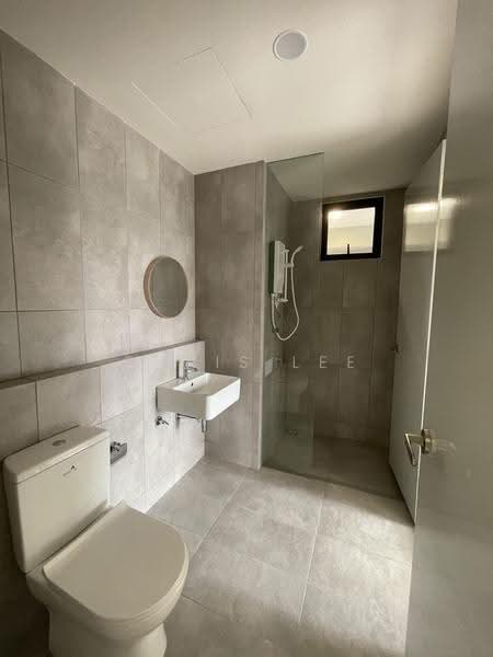 Kediaman Servis untuk Dijual di Emerald 9 - Chris Lee - Bathroom - PropertyGuru.com.my