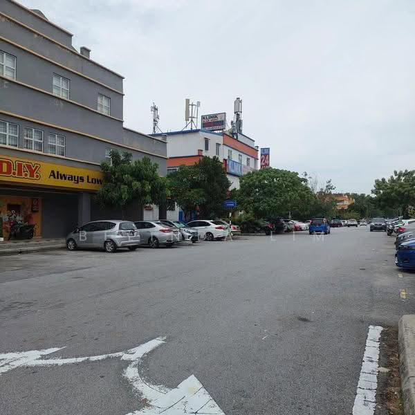 Shop for Rent in Seri Kembangan (Selangor) - Belinda Lim - Exterior - PropertyGuru.com.my