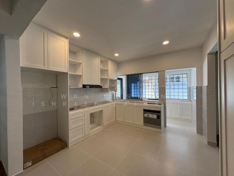 Semi-Detached House for Rent in Taman Lucky (Bangsar) - Wan Norman Ishraff Zainal Abidin - Kitchen - PropertyGuru.com.my