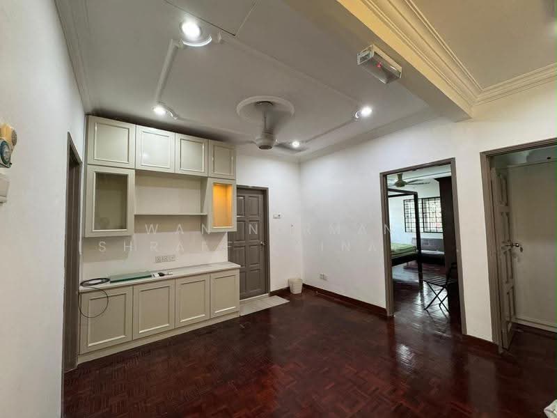 Semi-Detached House for Rent in Taman Lucky (Bangsar) - Wan Norman Ishraff Zainal Abidin - Living Room - PropertyGuru.com.my