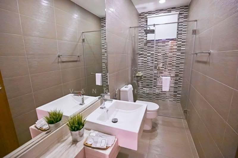 Banglo Komersial untuk Dijual di City Center 3 Storey Commercial Building (Ampang) - Vanny Lum - Bathroom - PropertyGuru.com.my