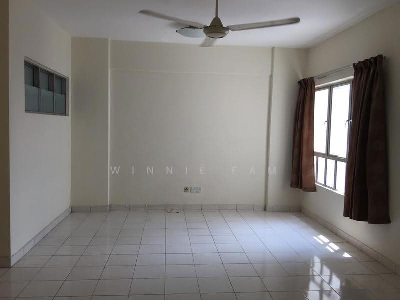 Kondominium untuk Dijual di Casa Damansara - Winnie Fam - Living Room - PropertyGuru.com.my