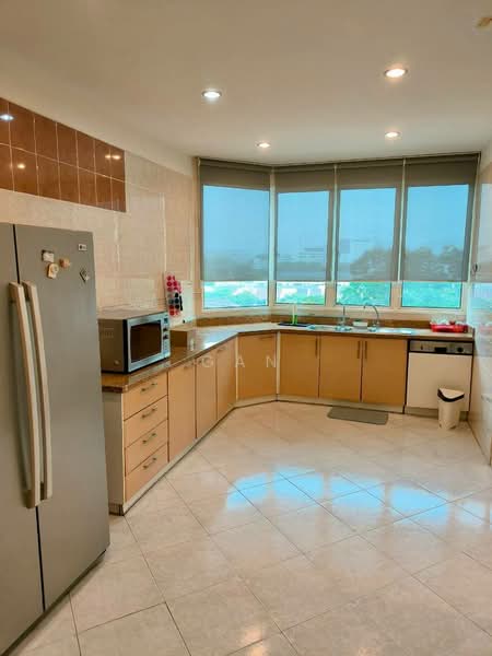 Kondominium untuk Disewa di Gurney Beach Resort - Gan Chun Kai - Kitchen - PropertyGuru.com.my