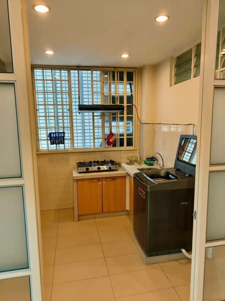 Kondominium untuk Disewa di Gurney Beach Resort - Gan Chun Kai - PropertyGuru.com.my