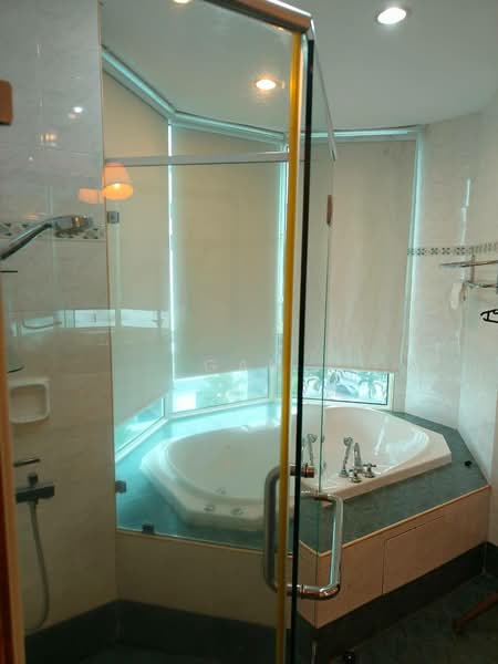 Kondominium untuk Disewa di Gurney Beach Resort - Gan Chun Kai - PropertyGuru.com.my