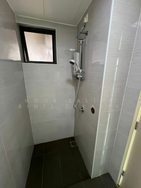 Servis Apartment untuk Dijual di Vista Alam - Noor Zalifa Binti Zakaria - Bathroom - PropertyGuru.com.my