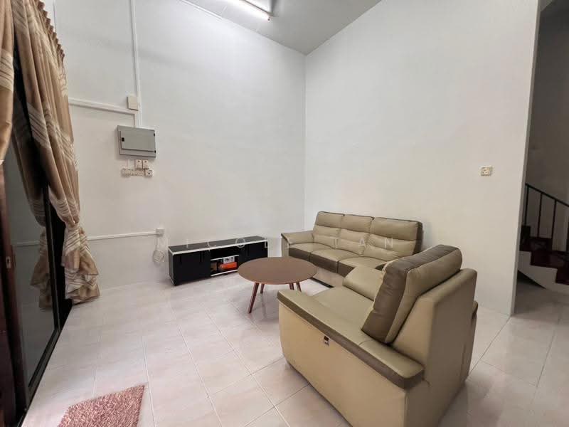 Rumah Teres 2-Tingkat untuk Disewa di Taman Beting, Bakariah/ Salleh (Muar) - Micole Tan - PropertyGuru.com.my