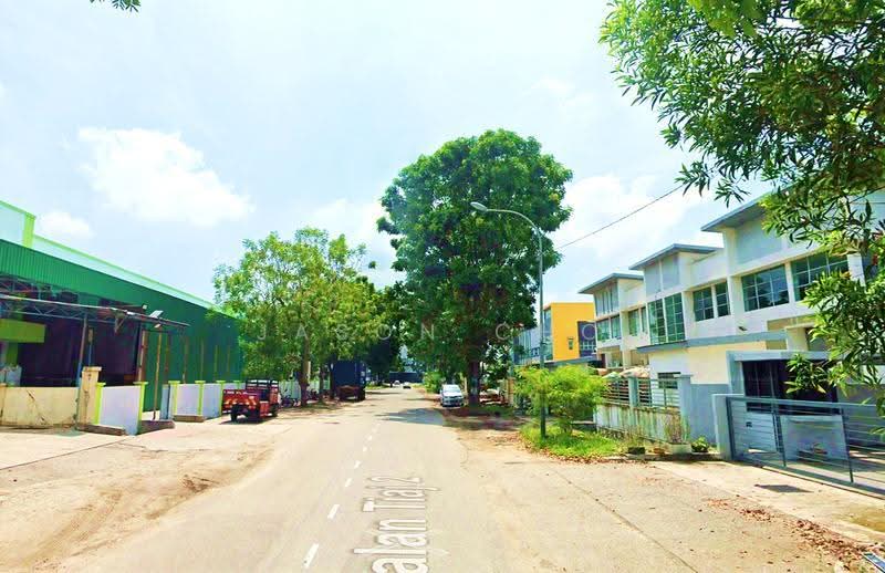 Kilang Berkembar untuk Dijual di LAND AREA 16,000SF, TENANTED, MATURED AREA (Puncak Alam) - Jason Cho - PropertyGuru.com.my