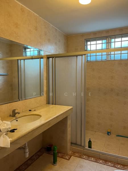 Semi-Detached House for Sale in Kelana Jaya (Petaling Jaya) - Poh Chee Liang - Bathroom - PropertyGuru.com.my