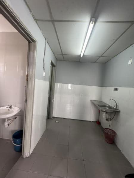 Terrace Factory for Sale in Taman Sri Rampai (Wangsa Maju) - Brandon Chin - Bathroom - PropertyGuru.com.my