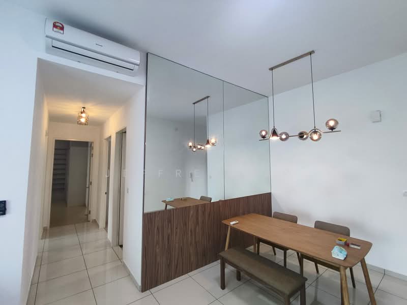 Servis Apartment untuk Disewa di The Cruise Residence - Jeffrey Yap - Dining Room - PropertyGuru.com.my