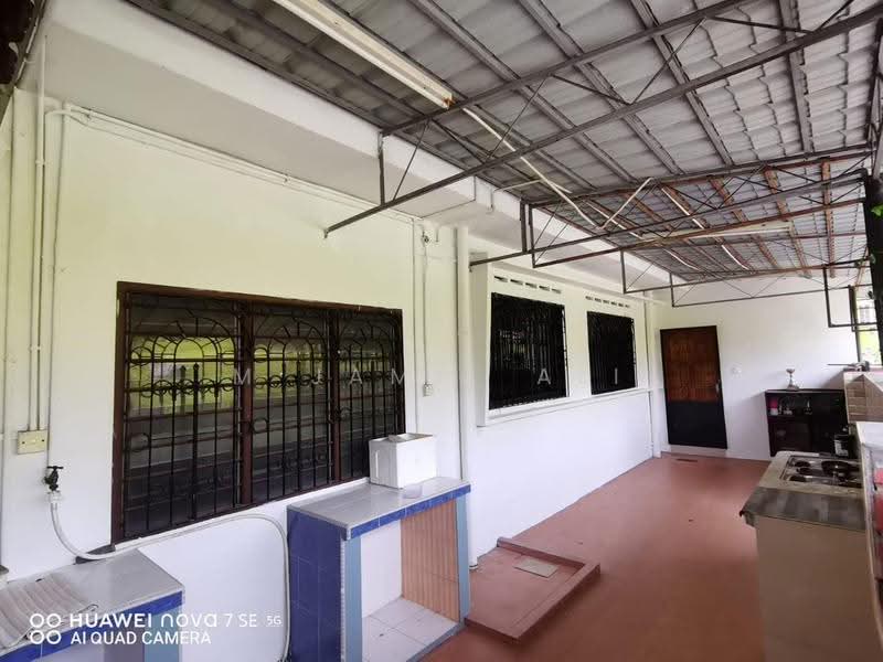 Bungalow House for Sale in Kampung Melayu (Kluang) - M Jamil Ali - PropertyGuru.com.my