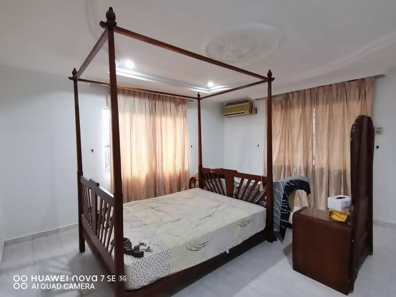Bungalow House for Sale in Kampung Melayu (Kluang) - M Jamil Ali - PropertyGuru.com.my
