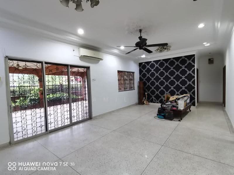 Bungalow House for Sale in Kampung Melayu (Kluang) - M Jamil Ali - PropertyGuru.com.my