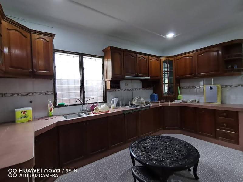 Bungalow House for Sale in Kampung Melayu (Kluang) - M Jamil Ali - PropertyGuru.com.my