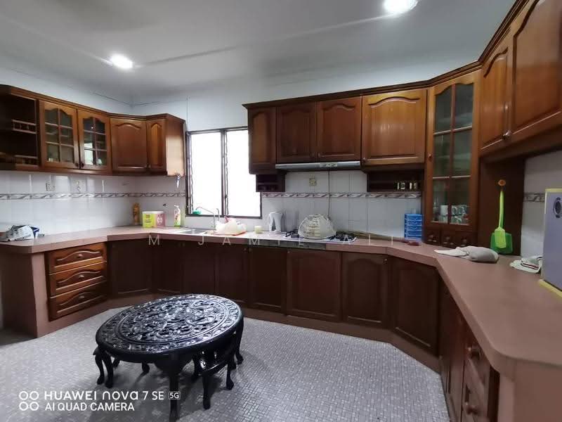 Bungalow House for Sale in Kampung Melayu (Kluang) - M Jamil Ali - PropertyGuru.com.my