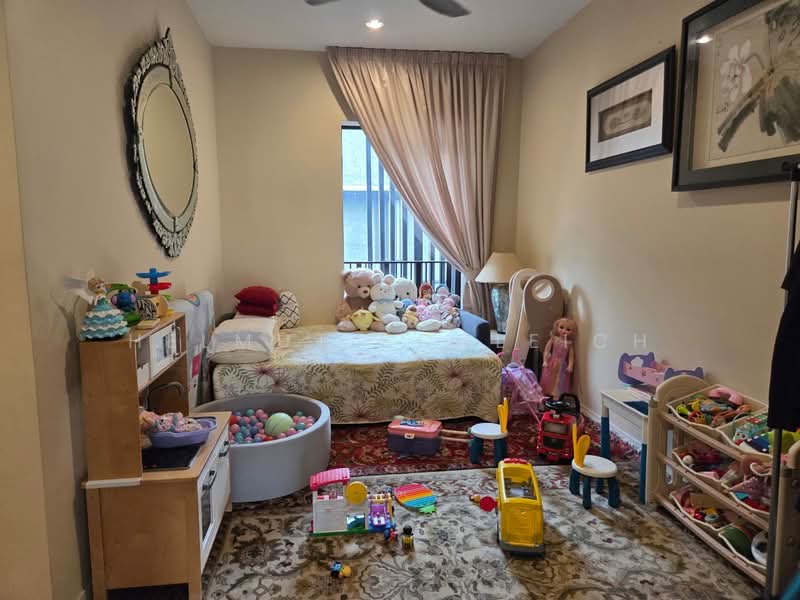 Condominium for Sale at Dedaun Condominium - Helmut Schleich - Bedroom - PropertyGuru.com.my