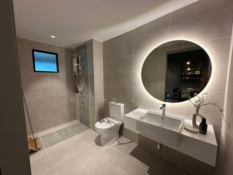 Kediaman Servis untuk Dijual di The Vybe - Dylan Lai - Bathroom - PropertyGuru.com.my