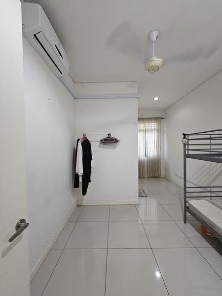 2-storey Terraced House for Rent in Kota Warisan (Sepang) - Jacob Simmon - Bedroom - PropertyGuru.com.my