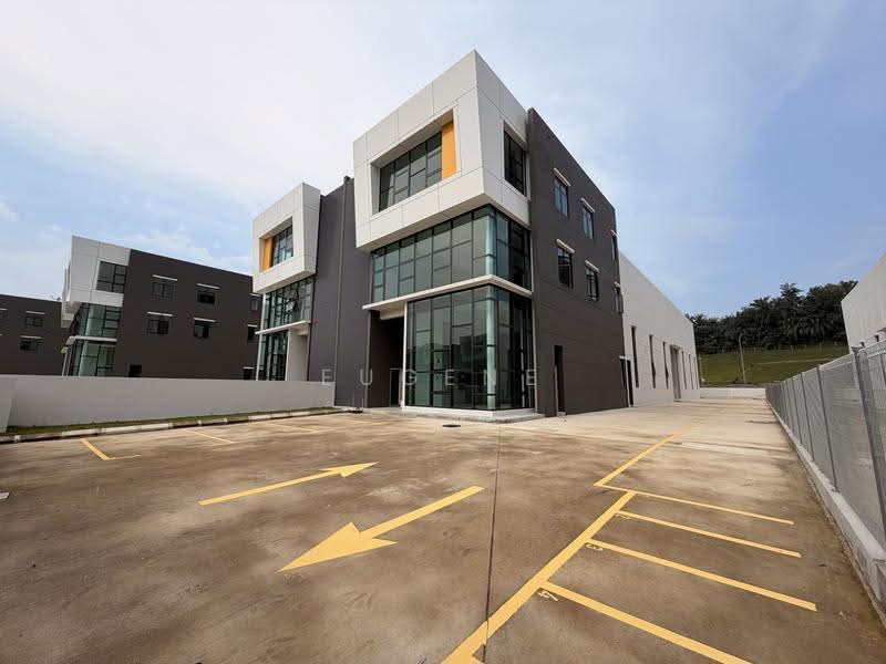 Semi-D Factory for Sale in Taman Perindustrian UB (Rawang) - Eugene Yap - PropertyGuru.com.my