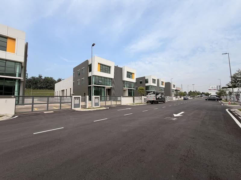 Semi-D Factory for Sale in Taman Perindustrian UB (Rawang) - Eugene Yap - PropertyGuru.com.my