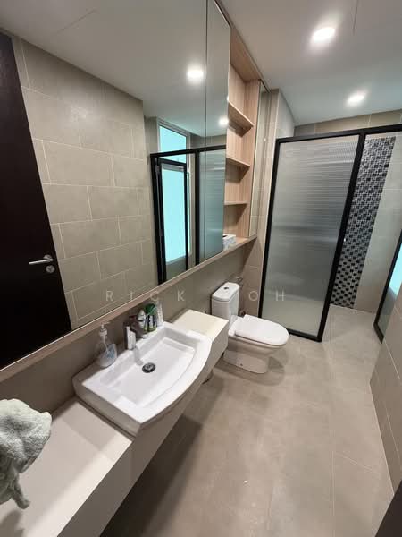 Kondominium untuk Dijual di Gurney Paragon - Rick Goh - Bathroom - PropertyGuru.com.my