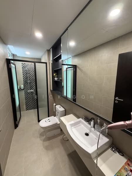 Kondominium untuk Dijual di Gurney Paragon - Rick Goh - Bathroom - PropertyGuru.com.my
