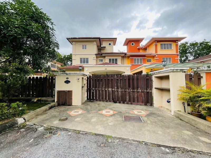 Rumah Berkembar untuk Dijual di Seksyen 7 (Shah Alam) - Muizz Razak - PropertyGuru.com.my
