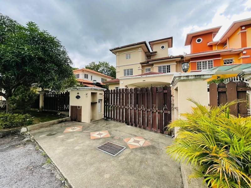 Rumah Berkembar untuk Dijual di Seksyen 7 (Shah Alam) - Muizz Razak - PropertyGuru.com.my