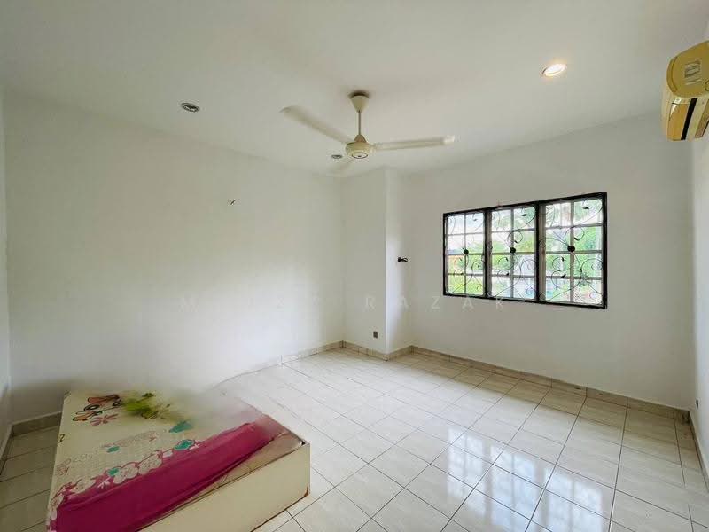 Rumah Berkembar untuk Dijual di Seksyen 7 (Shah Alam) - Muizz Razak - PropertyGuru.com.my