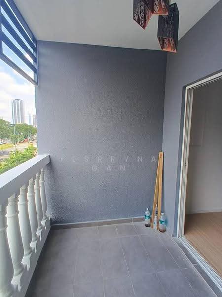 Kediaman Servis untuk Disewa di Tuan 2egacy - Miss Gan - Balcony - PropertyGuru.com.my