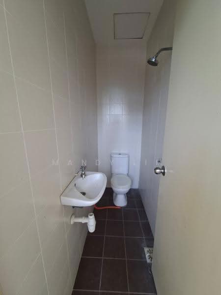Kondominium untuk Dijual di Serin Residency - Mandy Lim - Bathroom - PropertyGuru.com.my