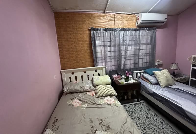 1-storey Terraced House for Sale in Seksyen 14 (Petaling Jaya) - Elaine Kow - Bedroom - PropertyGuru.com.my