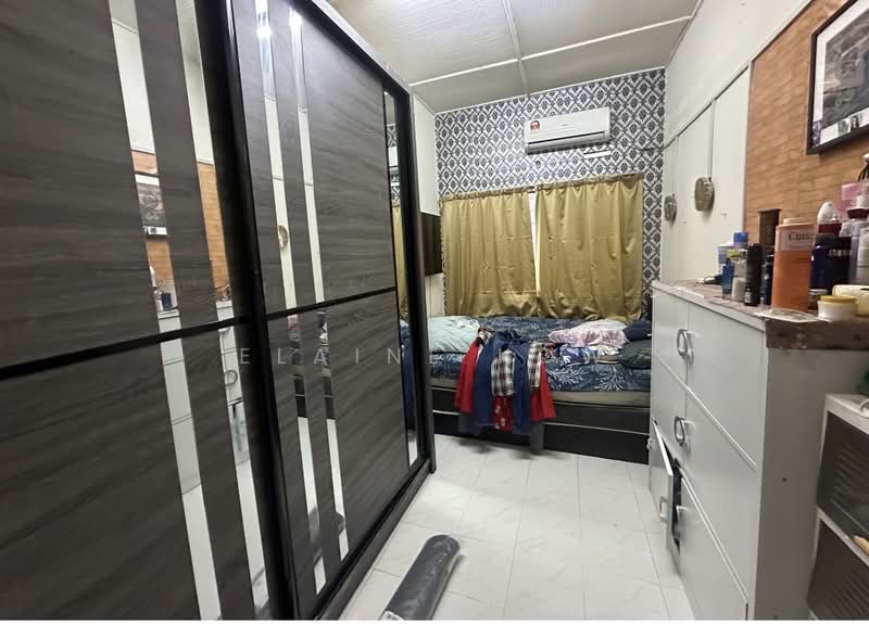 1-storey Terraced House for Sale in Seksyen 14 (Petaling Jaya) - Elaine Kow - Bedroom - PropertyGuru.com.my